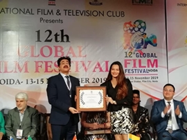 Actress Samikssha Batnagar Bags Best Actress Award At 12th Global Film Festival Noida