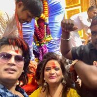 Actor Mukesh J Bharti And Producer Manju Bharti Seek Blessings At The  Lalbaugcha Raja