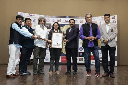 Bakhtawar Krishnan- Bestowed With Book Of World Record – London Whereas Dr Madhuri Panmand Bestowed With Book Of World Record – USA