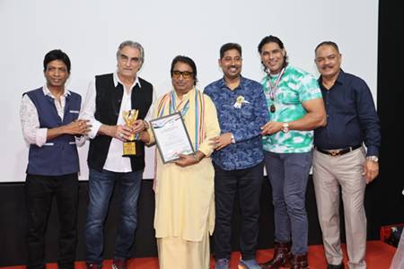 Sunil Pal, Dilip Sen, Ali Khan, Ketan Karade, Ramesh Goyal, Writer Deepak Desai, And Restaurant Owner Mohammad Bhai Honored At The KCF ‘Bollywood Legends Film Festival 2026’ Organized By Dr. Krishna Chouhan