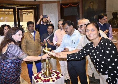 “PRAVAH” Solo Show Of Paintings By Anjali Prabhakar In Jehangir Art Gallery