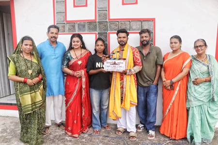 प्रोड्यूसर विद्या मौर्य, डायरेक्टर चंदन सिंह की 11 में से 9वीं भोजपुरी फिल्म ‘रहस्यमयी बहुरिया’ की शूटिंग शुरू